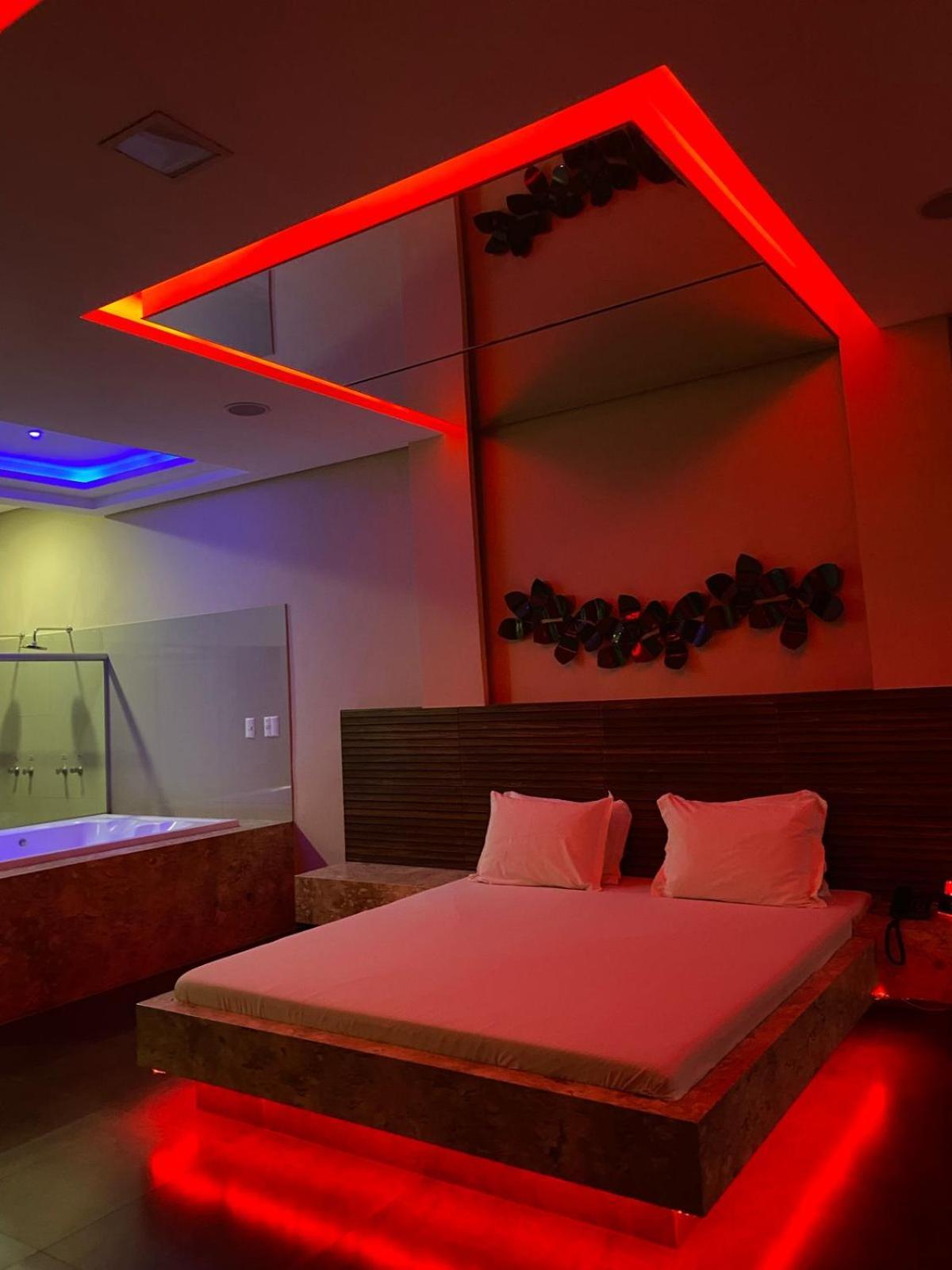 Motel Paris Aparecida de Goiânia Buitenkant foto
